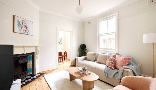 3BR Bondi Junction | Walk to Westfield, Bus to Beach in Bondi Junction