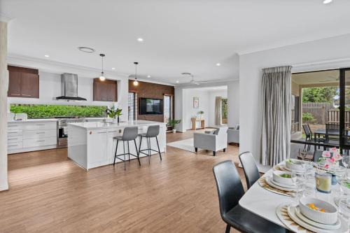 3BR Family Home in Rochedale Aussie Local Living
