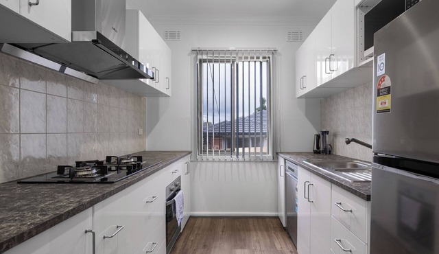 3BR2BA house in Glen Waverley Parking WIFI