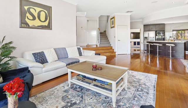 4 Bed Serene Family Oasis | Food & Bar Precinct