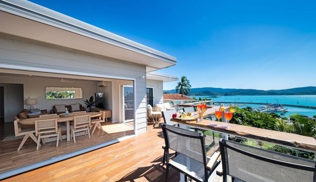 4 Bedroom Home with Panoramic Ocean Views and pool