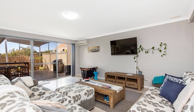 4Shore with Wifi- 4 Shore with Wifi is the ideal getaway holiday property for anyone and everyone!