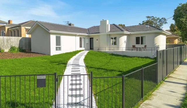 5-Star Elegant Luxury Home | Box Hill