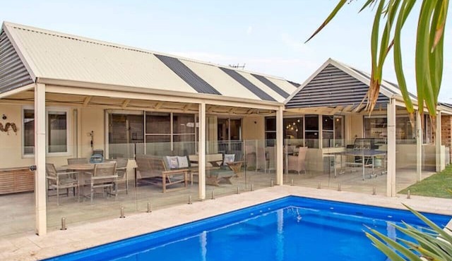5BR Retreat: Pool, table tennis & Pure Relaxation!