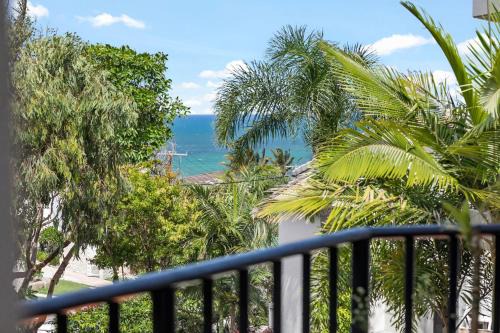 6 Parkshores Sunshine Location Location Location 100m to beach access