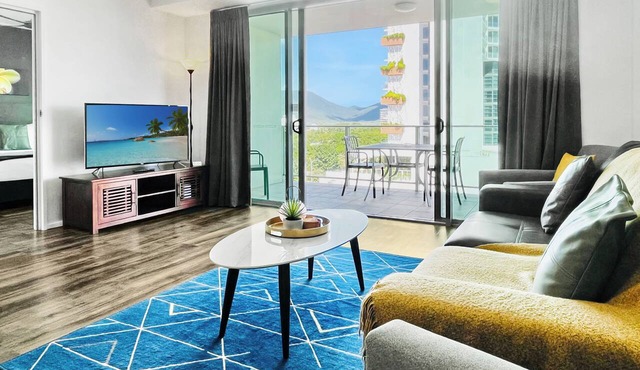 '7' Reef Harbour Views — 2BR | 2BA | Pool | Esplanade
