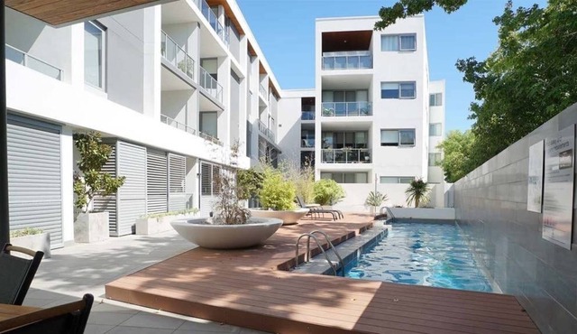 79 Close to Optus & Crown Rivervale sleeps 2