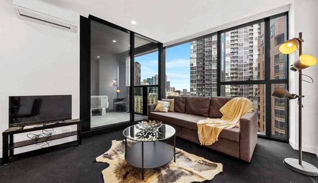 A Cozy Apt, Only a 5-min Walk to Victoria Market