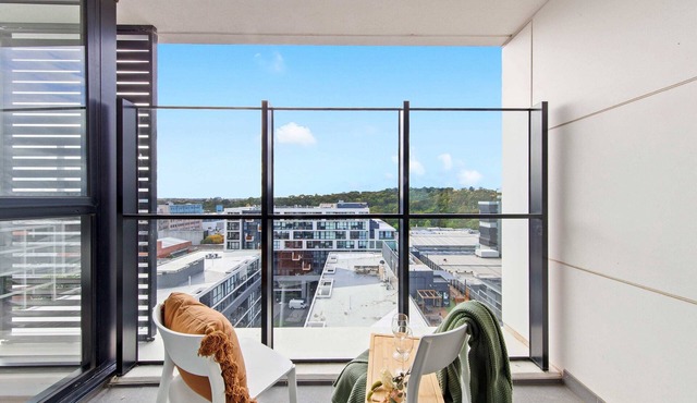 A Cozy & Plush 2BR Apt Next to The Yarra River