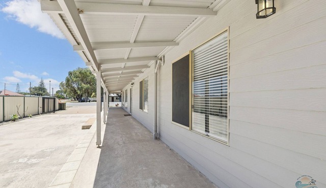 A modern & stunning 8-bedroom home - perfect for larger or multiple families.