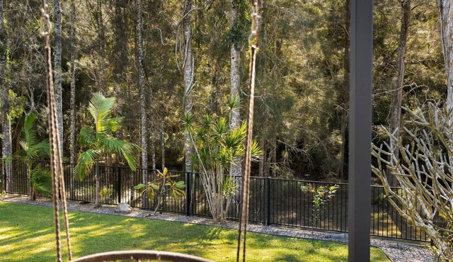 A Tranquil Bushland Escape Near the Beach