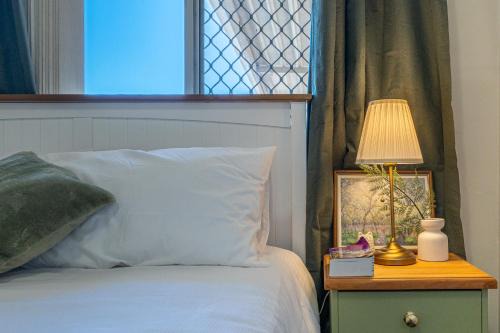 A1 Airport Haven - Quick Access, Comfy & Free Parking