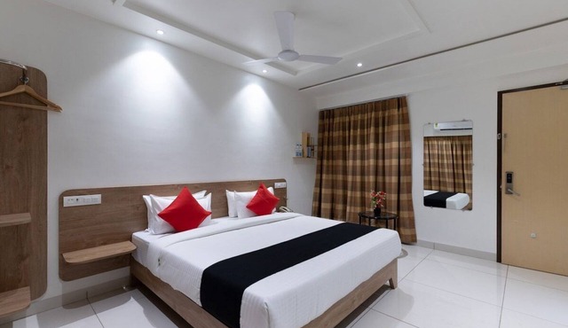 Aashro Akshar Inn in Jamnagar