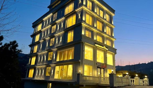 Aayra Dalhousie