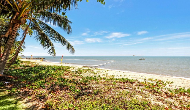 Absolute Beachfront House with Private Pool
