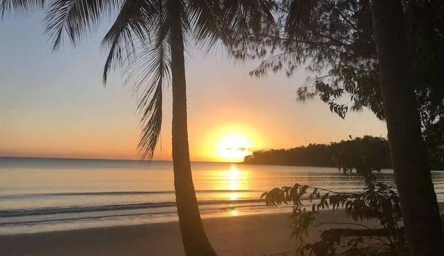Absolute Beachfront 2 Bedroom Luxury Holiday Home