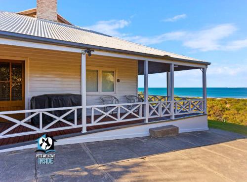 Absolute Beachfront 3BR 2BA Home w/Beach Track