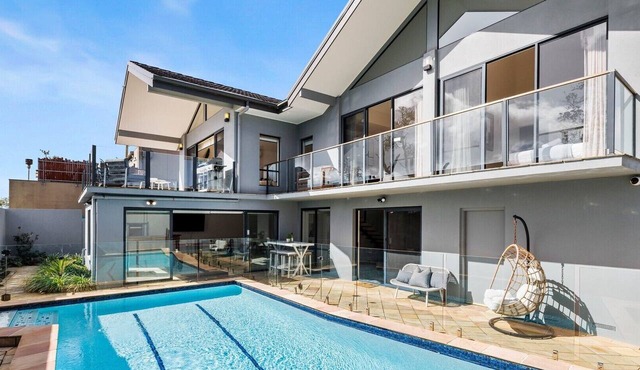 Absolute Beachfront - Luxury Accommodation in Rosebud