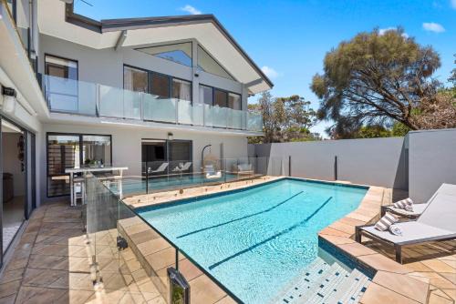 Absolute Beachfront - Luxury Accommodation in Rosebud