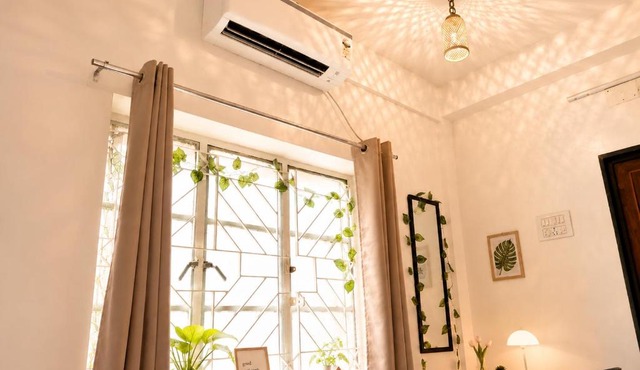 AC ROOM with attached bathroom in Kolkata