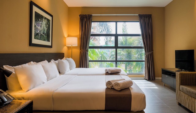 Acappella Suite Hotel