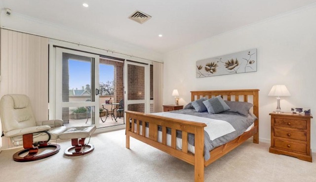 Adelaide Style Accommodation-Close to City-North Adelaide-3 Bdrm- FREE Parking in Adelaide