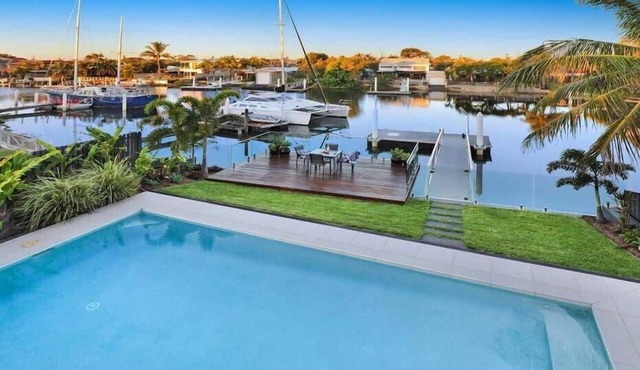 Adelong Waterfront Home Mooloolaba