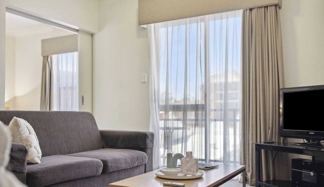 Affordable Apt in Northbridge with Pool