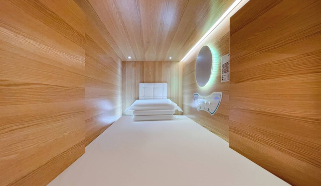 Airone Capsule Hotel