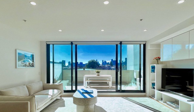 * ALBERT PARK LUXURY + LIFESTYLE *