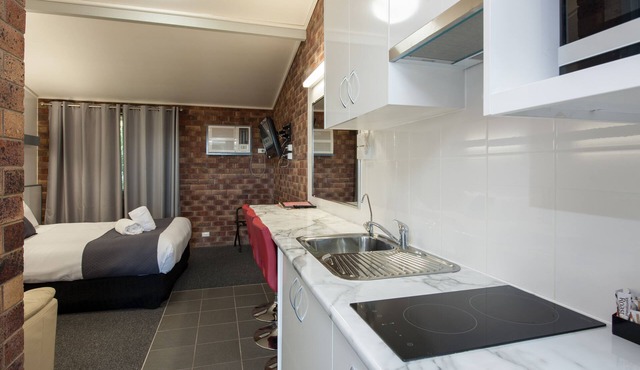Allan Cunningham Motel