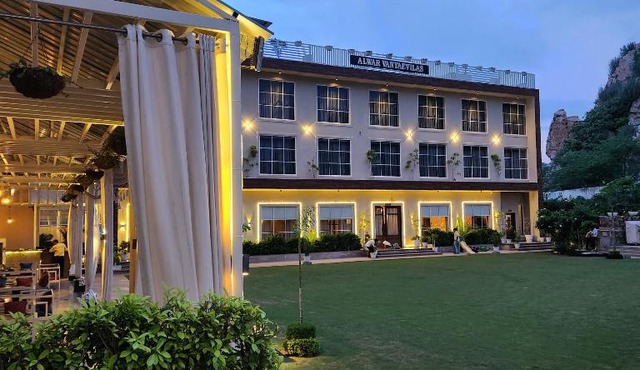 Alwar Vanyaevilas in Alwar