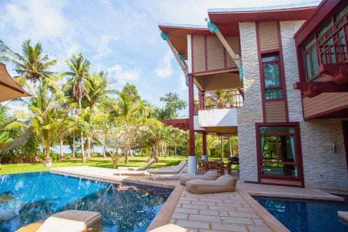 Amatapura Beachfront Villa 1, SHA Certified in Krabi