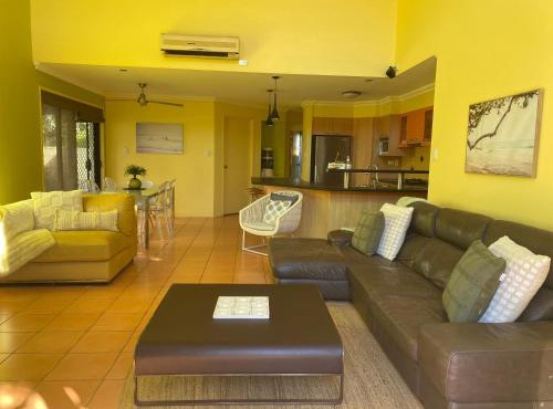 Amazing Perfect Family Home - GC Beach location