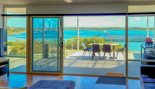 Anchors Away sits in the perfect spot on the Esplanade with amazing views that seriously won't disappoint.