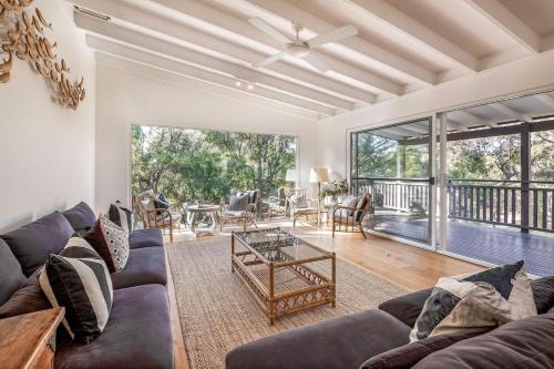 Anelga - Beachfront on Eagle Bay