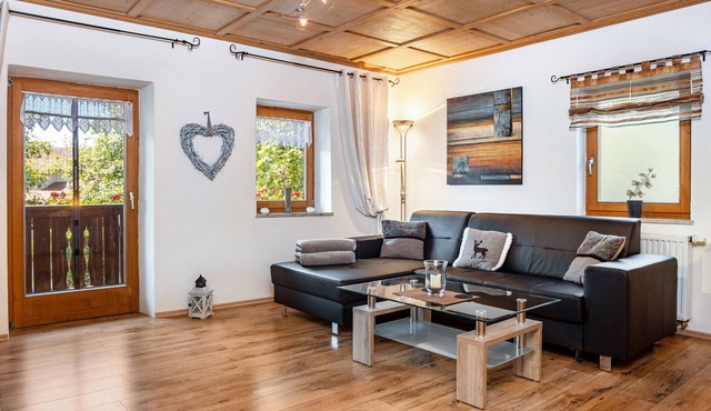 Apartment 'Echerschwang1' with Shared Garden, Balcony and Wi-Fi in Bernbeuren