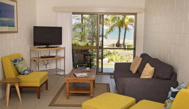 Apollo Jewel Beachfront No 2