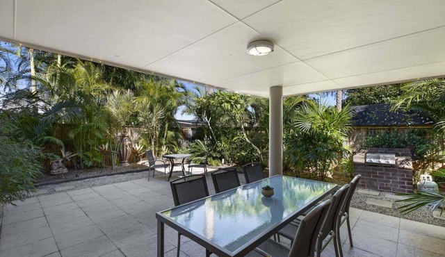Applecross Guest Suite- Perfect for a Weekend Escape- Walk to the beach