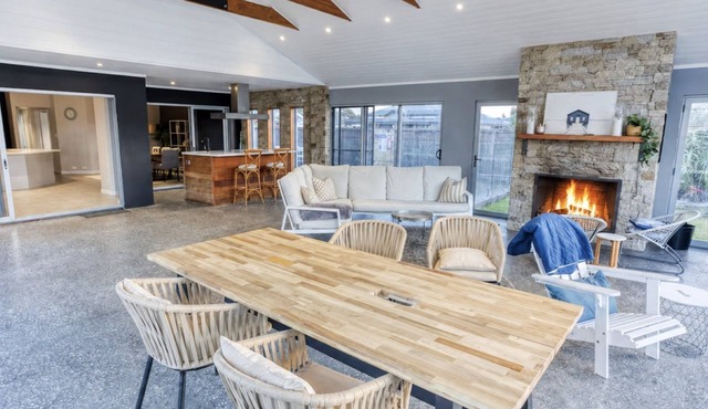 Aqua Tides – Stylish Waterfront Escape in Busselton