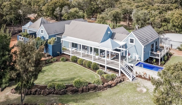 Ard Na Mara- Superbly appointed luxury estate