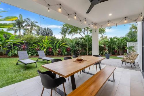 Argentea Cove - Poolside Escape near Palm Cove Beach