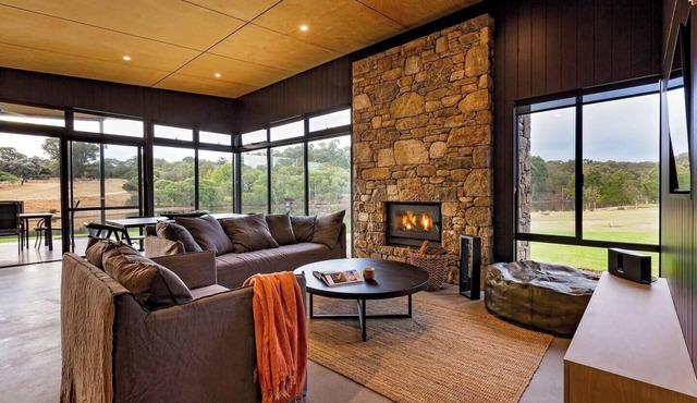 Artisan Gunyulgup Luxe Lakeside Wellness Hideaway