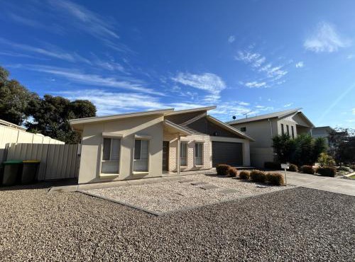 Atlantis - Spacious Coastal Home in Port Hughes