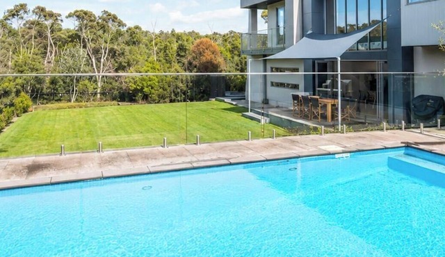 Augusta Private Acre Escape in Mount Martha with pool