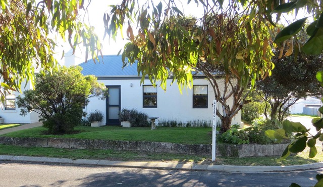 Aunty Annie's Historic Cottage