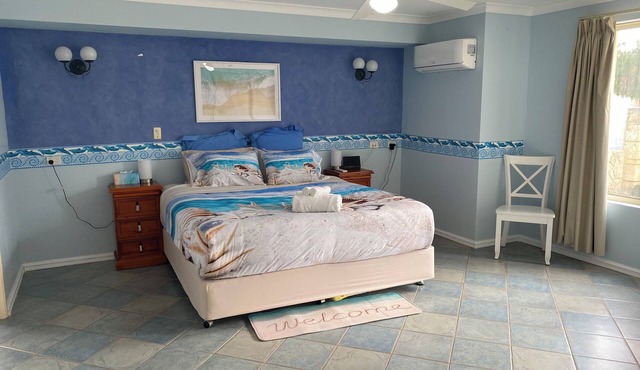 AVALON BAY BEACH HOUSE