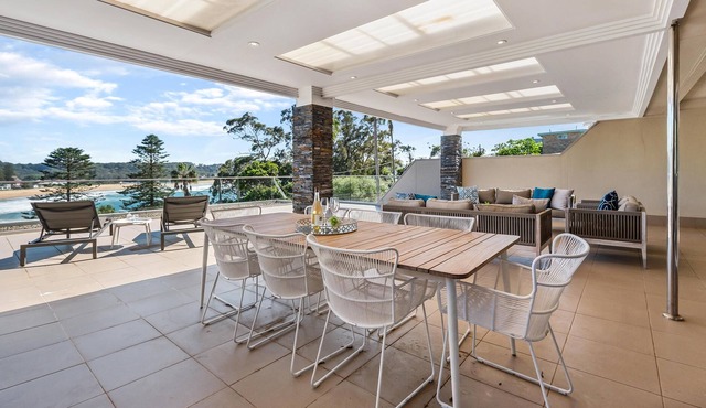 Avoca Beach Penthouse - Luxury penthouse with views across entire sweep of the beach