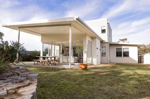Baileys Beach House
