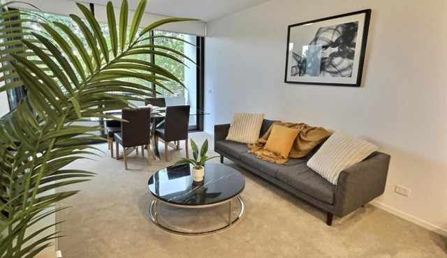 Balcony Apt with 1 Bedroom